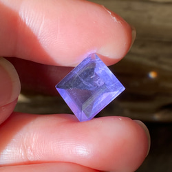 レア♢AAA イットリウム ラベンダーフローライト♢ 藤色が美しい フローライト ルース 09  天然石 15枚目の画像