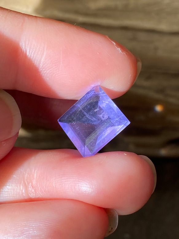 レア♢AAA イットリウム ラベンダーフローライト♢ 藤色が美しい フローライト ルース 09  天然石 15枚目の画像
