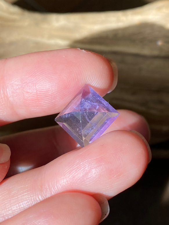 レア♢AAA イットリウム ラベンダーフローライト♢ 藤色が美しい フローライト ルース 09  天然石 11枚目の画像
