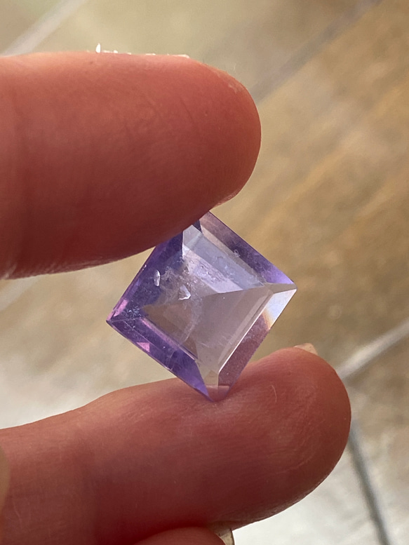 レア♢AAA イットリウム ラベンダーフローライト♢ 藤色が美しい フローライト ルース 09  天然石 17枚目の画像