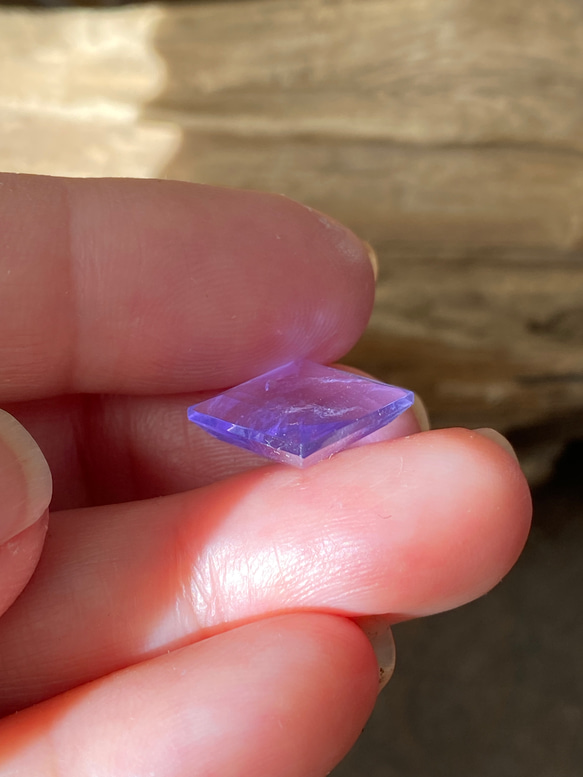 レア♢AAA イットリウム ラベンダーフローライト♢ 藤色が美しい フローライト ルース 09  天然石 8枚目の画像