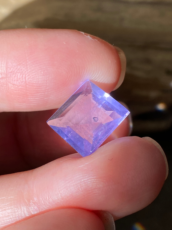 レア♢AAA イットリウム ラベンダーフローライト♢ 藤色が美しい フローライト ルース 09  天然石 12枚目の画像