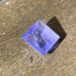 レア♢AAA イットリウム ラベンダーフローライト♢ 藤色が美しい フローライト ルース 09  天然石 19枚目の画像