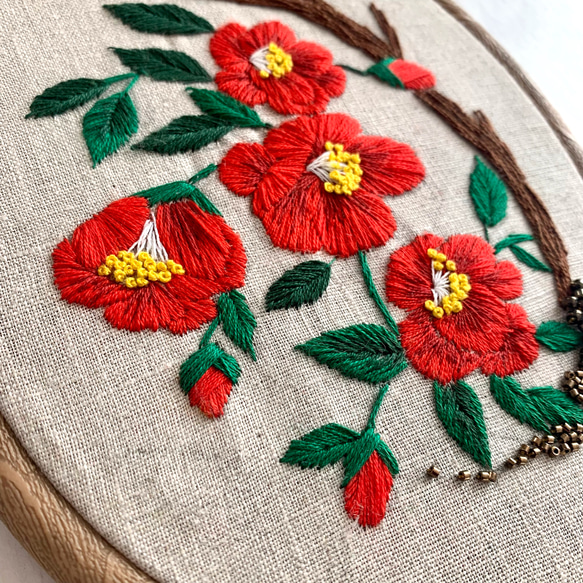 《受注製作》椿　winter garden 刺繍タペストリー 3枚目の画像