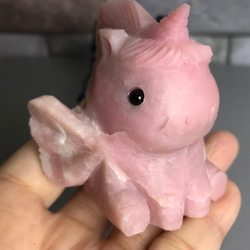 天然粉澳寶飛天獨角獸擺件含手作金運石底盤 ピンクオパールユニコーンPink Opal Unicorn 第8張的照片