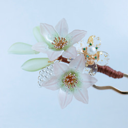 ユリと桜の花束のかんざし　u字　簪　ヘアアクセサリー　髪飾り　百合 9枚目の画像