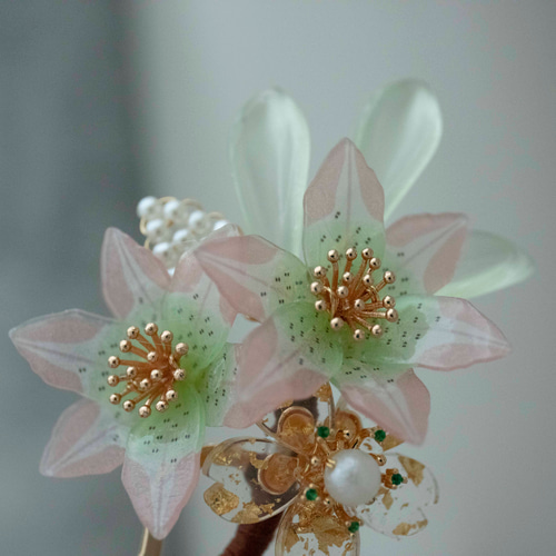 ゆり　髪飾り　10輪（画像の物を２倍） ca8bbd207e0f91cffe4ce5aa0b6857