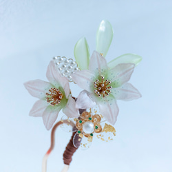 ユリと桜の花束のかんざし　u字　簪　ヘアアクセサリー　髪飾り　百合 10枚目の画像