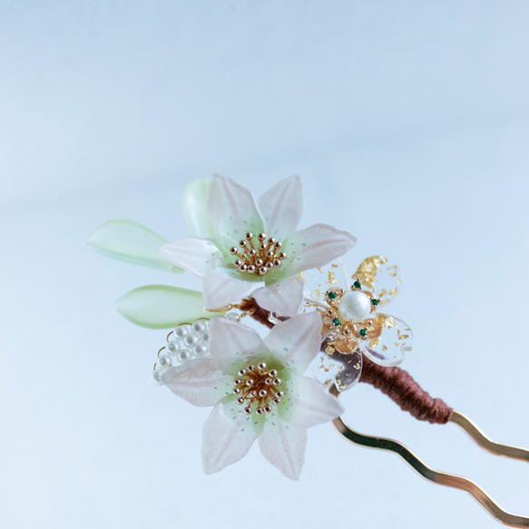 ユリと桜の花束のかんざし　u字　簪　ヘアアクセサリー　髪飾り　百合 8枚目の画像