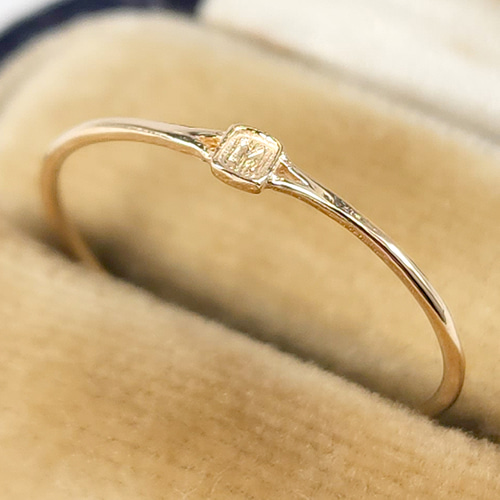 選べる刻印 小さなK18,K10ゴールドのイニシャルリング 指輪 サイズ調整