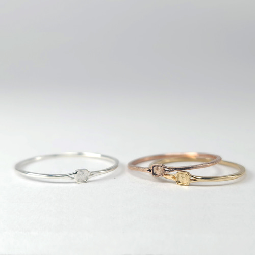 選べる刻印 小さなK18,K10ゴールドのイニシャルリング 指輪 サイズ調整