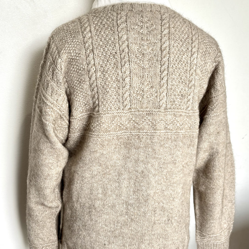 ニュージーランドポッサム＆メリノ中細4ply 100gかせ 単色ナチュラル