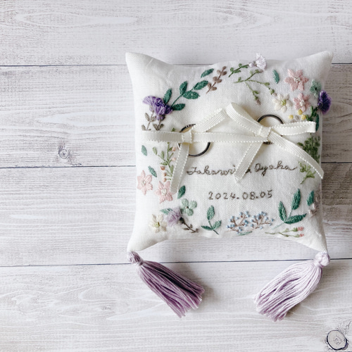 名前記念日刺繍】刺繍のリングピロー フラワーガーデン＊flower garden