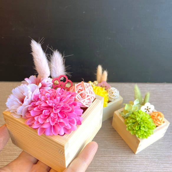 Hello2025！ 真っ白まんまるピンポンマムのしめ縄リースコットンフラワー