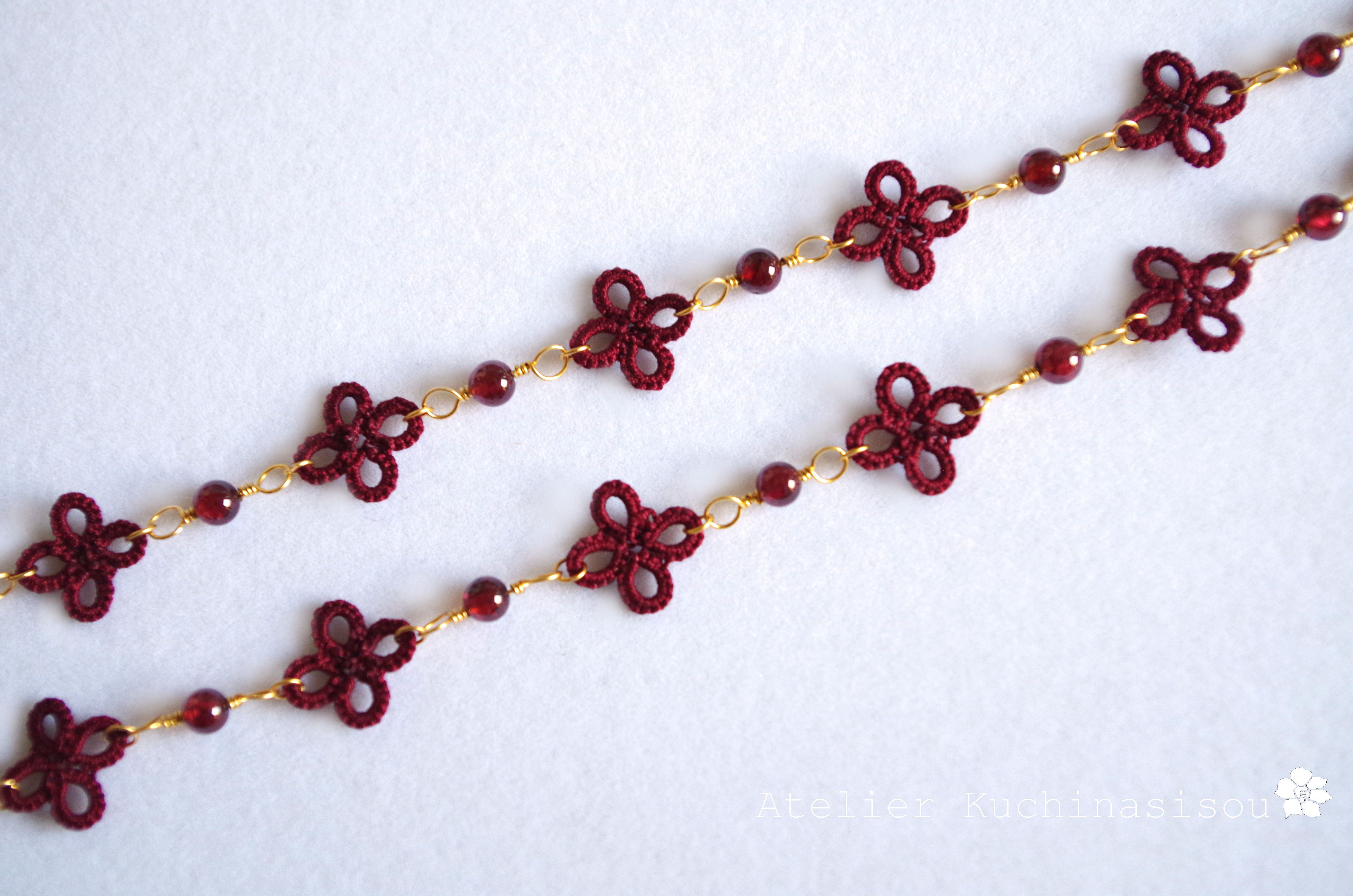 【受注製作】［1月誕生石］タティングレースの小花とガーネットのネックレス