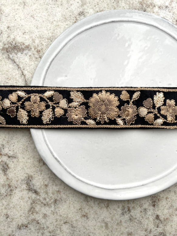 J38 ★50cm★インド刺繍リボン 1枚目の画像