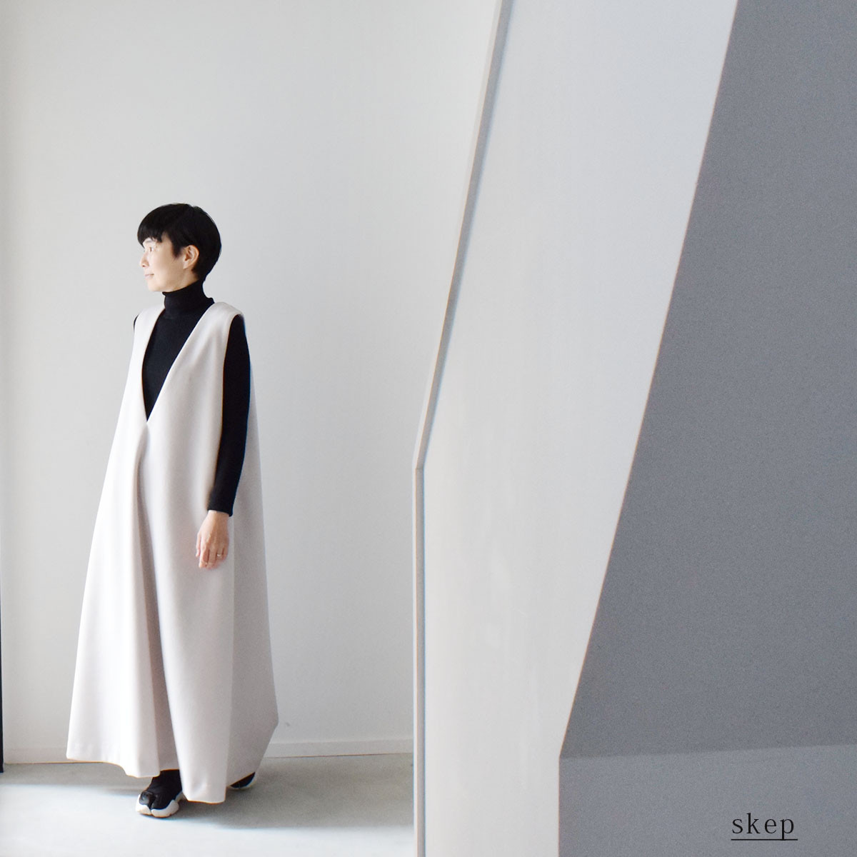 美品 2wayvネックノースリーブワンピース skep グレー