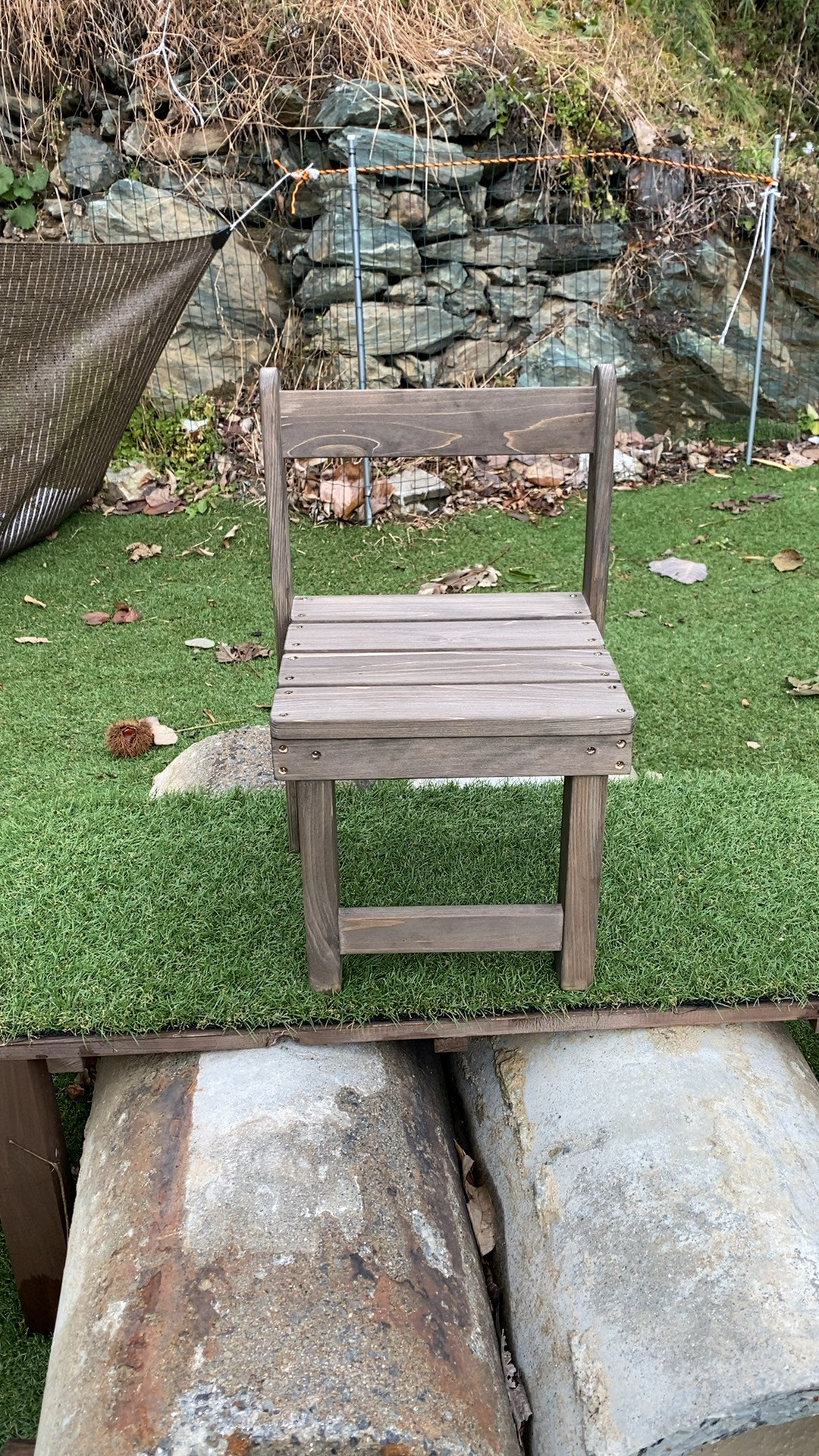 キッズるんるんチェア　ウォルナットカラーver.