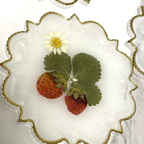 ストロベリーレジンコースターアクセサリープレート皿4枚セット ストロベリーレジンコースターアクセサリープレート皿4枚セット その他