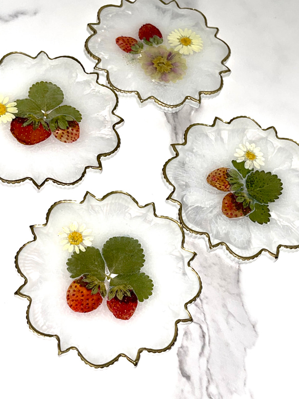 ストロベリーレジンコースターアクセサリープレート皿4枚セット ストロベリーレジンコースターアクセサリープレート皿4枚セット その他