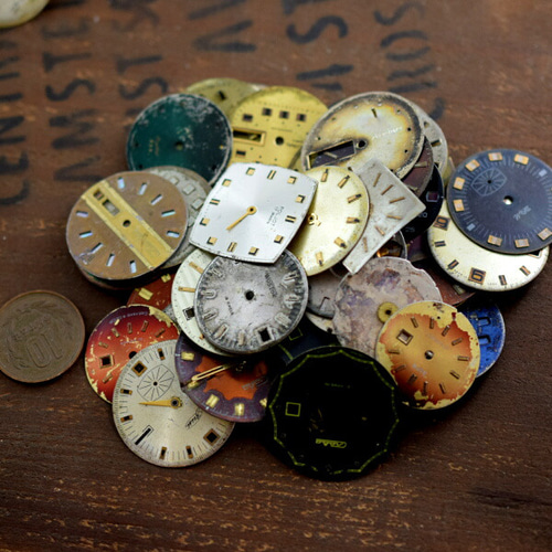 ビンテージ 時計の文字盤 大きめ 44枚 （FS06） DIYパーツ material