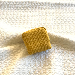 Sサイズ　NUBI  baked   mustard minipouch ミニポーチ　ヌビ　コスメポーチ　 2枚目の画像