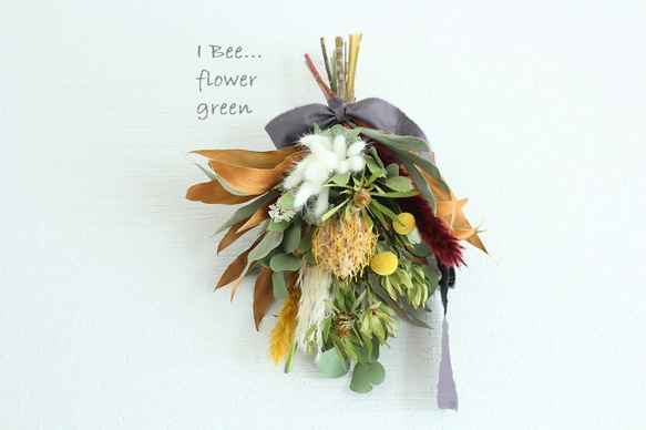 新作！ピンクッション＆グレビレアゴールドのドライフラワースワッグ