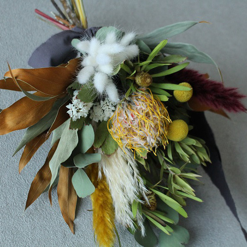 ドライフラワースワッグ グラスペディア、グレービレアゴールド（リース、スワッグ 新作！ピンクッション＆グレビレアゴールドのドライフラワー