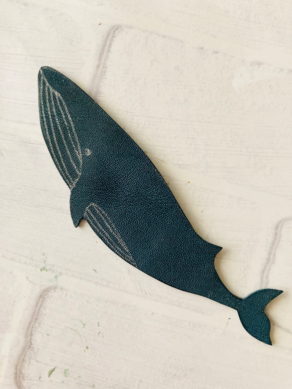 ザトウクジラの本革ブックマーカー　10センチタイプ 1枚目の画像