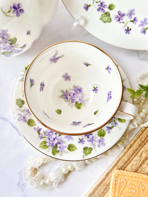 〜小さな花の物語〜スミレの咲く野原ティーカップ&ソーサー 3枚目の画像