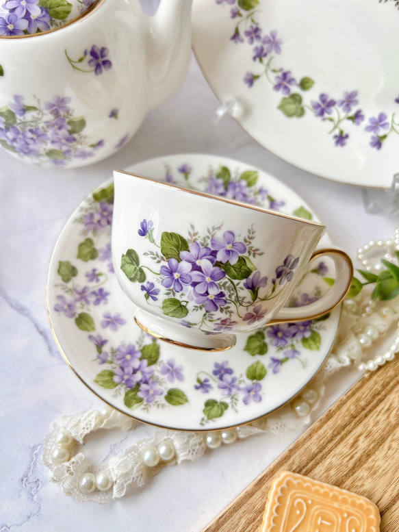 〜小さな花の物語〜スミレの咲く野原ティーカップ&ソーサー 1枚目の画像