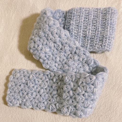 ミニマフラー ラメブルー 手編み お花の模様 ネックウォーマー ティ