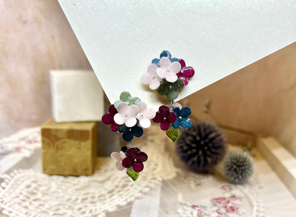 【紙で作る】 くすみカラー　紫陽花  イヤリング ・ピアス ゆらゆら揺れる 4カラー 2枚目の画像