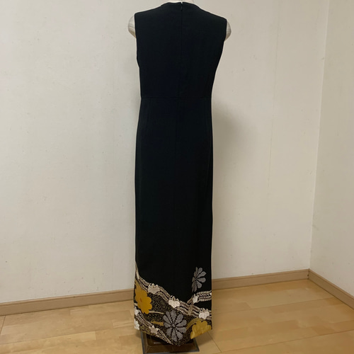 ちかな様オーダー品】 【アンサンブル】菊文 金駒刺繍 金彩黒留袖の  