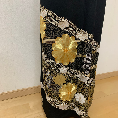 黒留袖 リメイク ワンピース　豪華な柄　金駒刺繍 黒留袖リメイクワンピース豪華金駒刺繍
