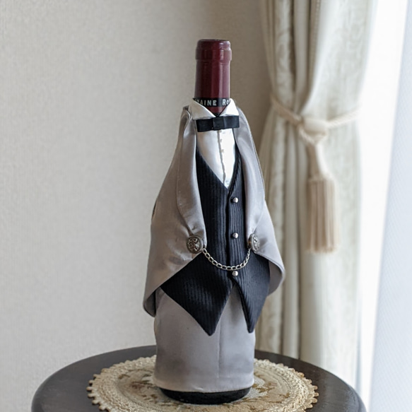 【新作】ワインボトルのタキシード　　シルバー　 1枚目の画像