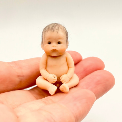 樹脂粘土ベビー　おしゃぶりベビー　ご機嫌男の子 樹脂粘土ベビー おしゃぶりベビー ご機嫌男の子