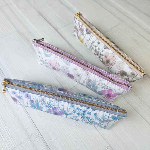 リバティ スタジオ ペンケース ラミネート リバティプリントの自立するペンケース☆ラミネートファスナーポーチ