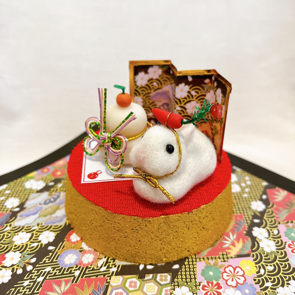 2023年卯年の干支飾り うさぎと鏡餅のドーム入りお正月飾り 一点もの