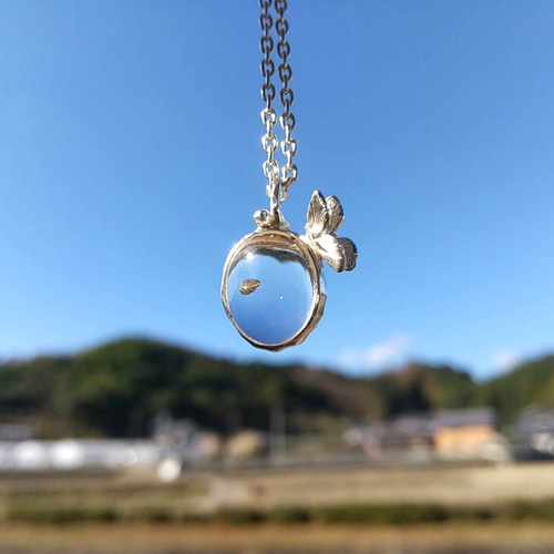 25％off蝶々銀細工～パイライトインクォーツ銀のネックレス/鎚目模様  