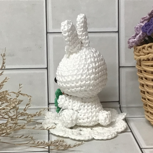 白様ご予約品　トイプーちゃん＆ファーヤーンのウサギさんあみぐるみ ウサギあみぐるみ♪ニューボーンフォト うさぎ 兎 ぬいぐるみ