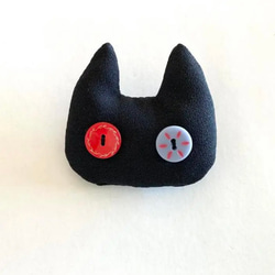黒猫さんのふんわりブローチ 1枚目の画像