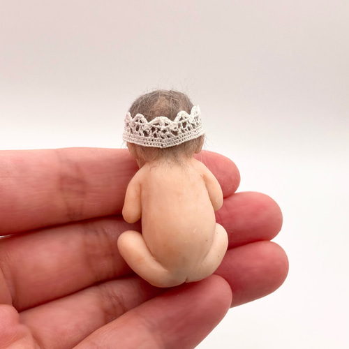 樹脂粘土ベビー ミニチュア赤ちゃんドール 女の子（眠り顔／手のひら