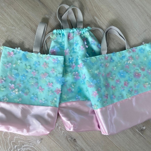 受注制作 数量限定》レッスンバッグ 上靴入れ 体操服袋 3D 花 受注制作 数量限定》レッスンバッグ 上靴入れ 体操服袋 3D 花