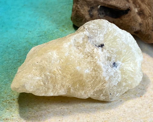 ネガティブエネルギーから強力に守護する‼️ ガーネット原石