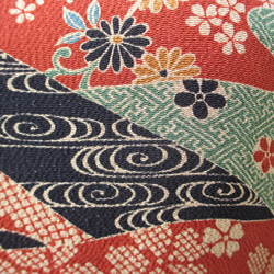 華やかな柄の縮緬着物地で作ったスカーフ付きドレス。春先のパーテイに映える1点。 8枚目の画像