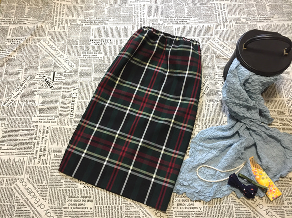 クリスマス模様の柄微厚ウール100%片スリット入りタイトロングスカート