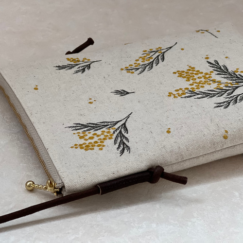 春限定！ミモザ刺繍サコッシュ（帆布生地・軽量コンパクト