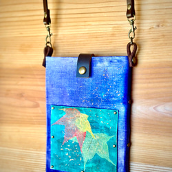 リーフアートのスマホポシェット（ブルー／フォレストグリーン） 4枚目の画像