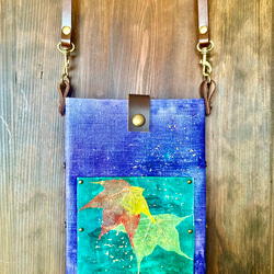 リーフアートのスマホポシェット（ブルー／フォレストグリーン） 3枚目の画像